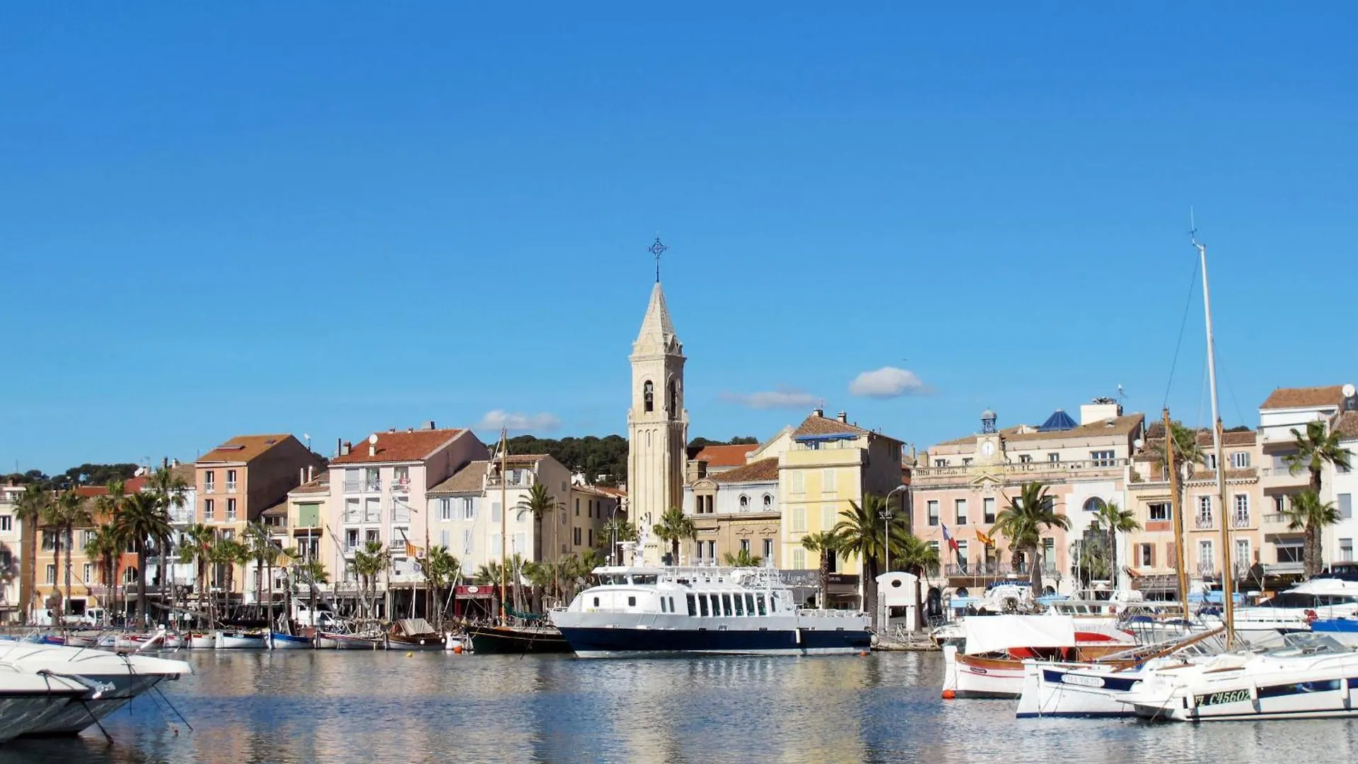 Apartment Residence Les Flots By Interhome Sanary-sur-Mer