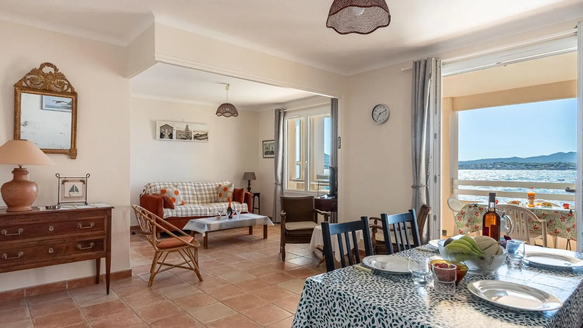 Apartment Residence Les Flots By Interhome Sanary-sur-Mer